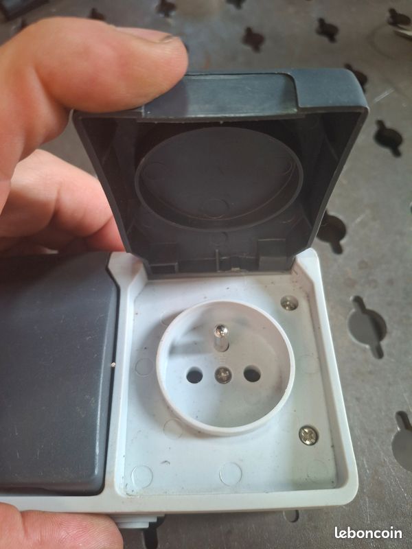 Double prise Ip44 (image 8)