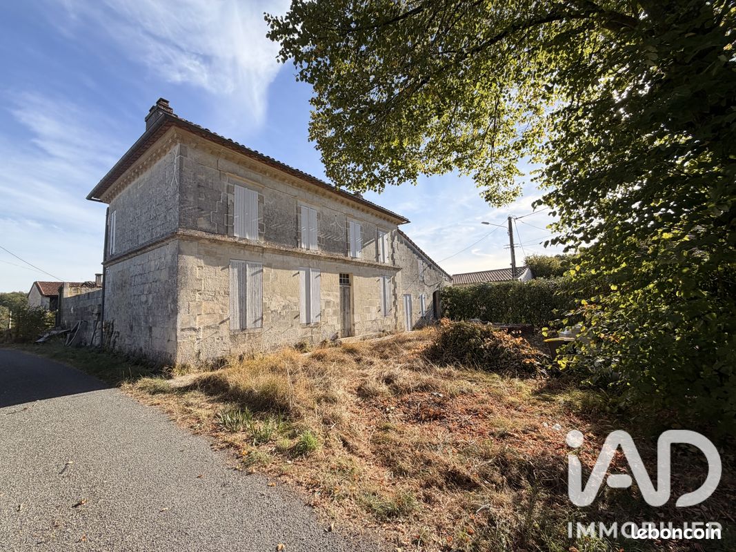Maison 6 pièces 242 m² · à Lugon-et-l'Île-du-Carnay · 242 m² · 265 000 €