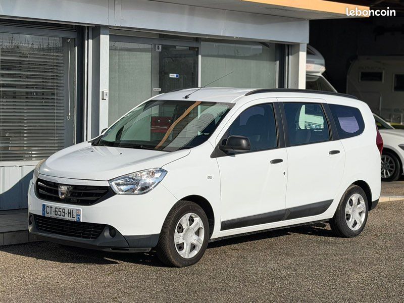 Dacia Lodgy 1.2i TCE 115ch 5 places (image 1)