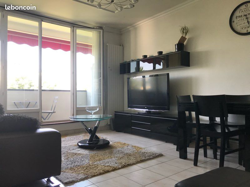 Location F3, 50 m2, meublé 1250 euros (image 1)