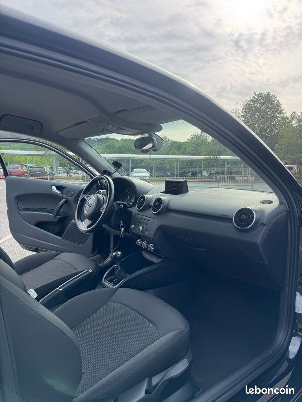 AUDI A1 1.2 TFSI 90Cv (image 3)