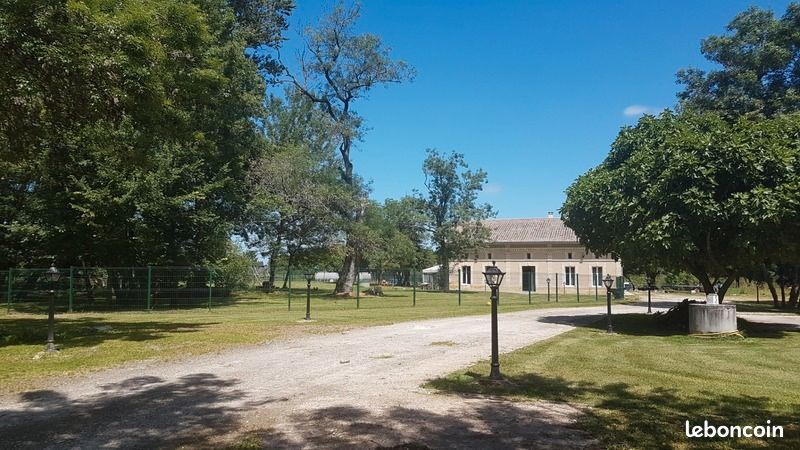 Maison 12 pièces 482 m² · à Saint-Christoly-de-Blaye · 482 m² · 885 000 €