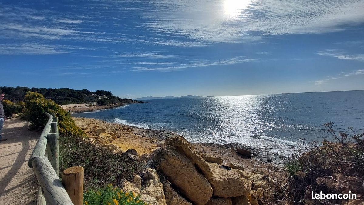 Studio à Sausset les Pins à 100m de la mer (image 1)