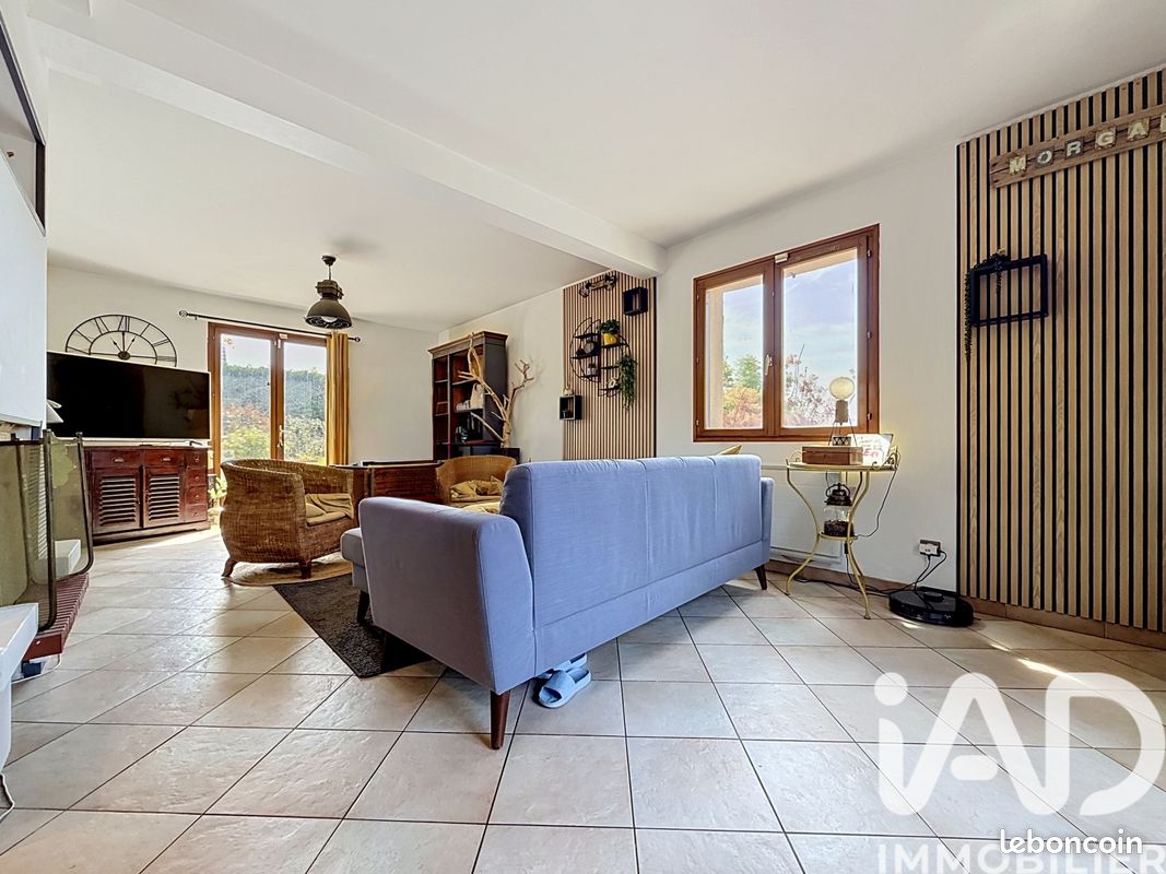 Maison 6 pièces 127 m² · à Ballainvilliers · 127 m² · 385 000 €