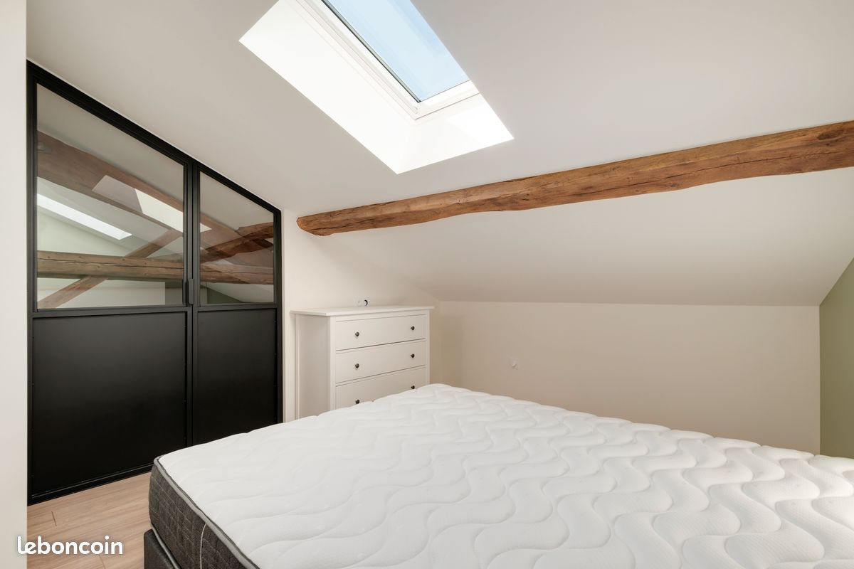 EXCLU – T2 duplex meublé de standing 65 m2 – Refait à NEUF (image 9)