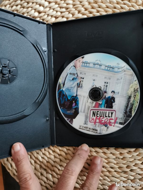 Film CD *Neuilly sa mère" (image 5)