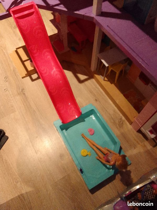 Lot maison de barbie + voiture Barbie Extra (image 7)