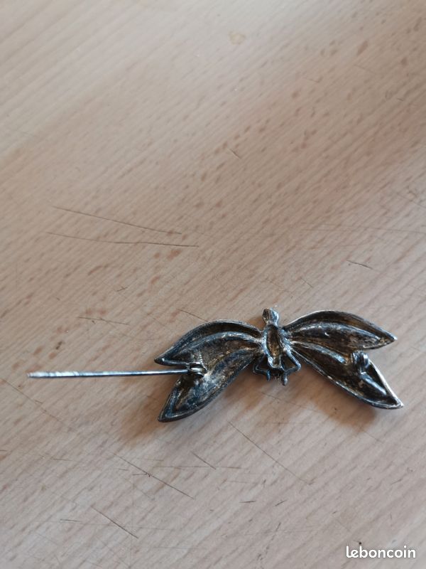 Broche Argent Breloque 3d En Métal Argenté Couleur Bronze 33 X 11 Mm Tour Eiffel