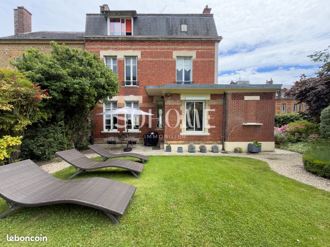Maison 8 pièces 207 m² · à Charleville-Mézières · 207 m² · 485 000 €