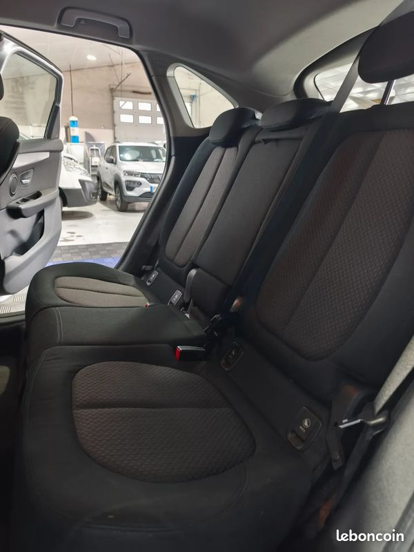 BMW 216d Série 2 ActiveTourer 216d Business Design 116ch - 2018 - 147 500 km - boite automatique - (image 23)