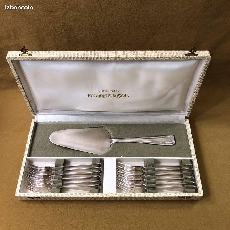 Service à dessert François Frionnet en métal argenté Arts de la