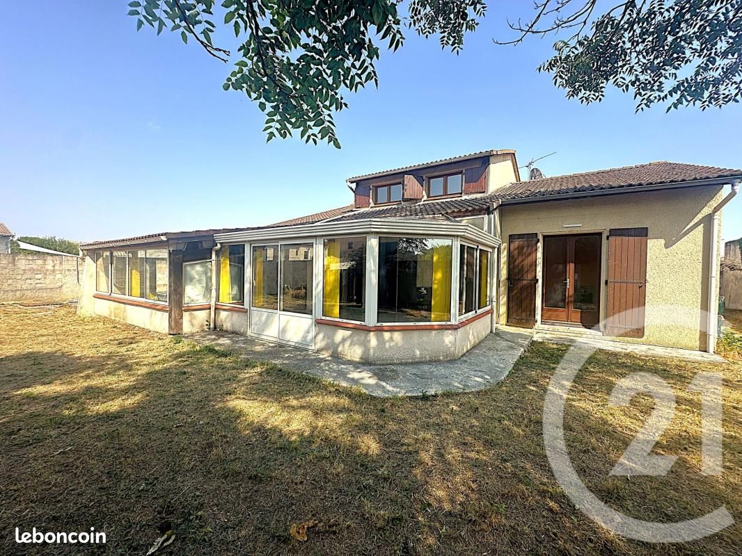Maison 6 pièces 139 m² · à Frouzins · 139 m² · 289 900 €