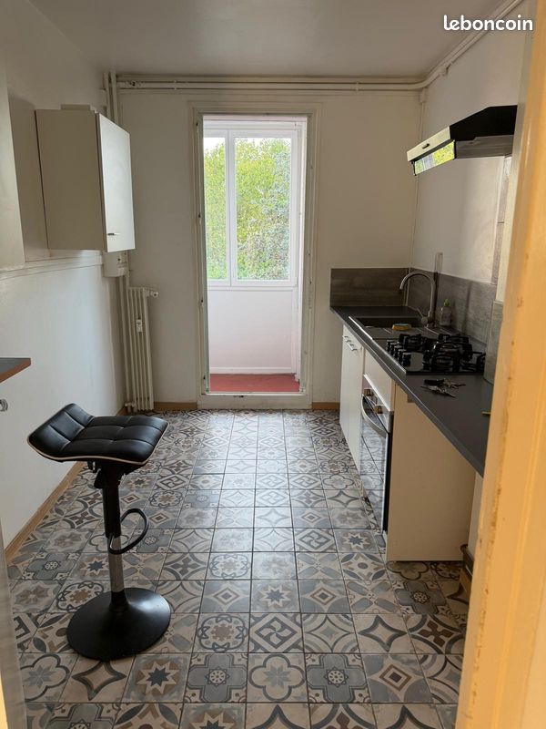 Appartement 4 pièces 75 m² · à Nîmes · 75 m² · 830 €