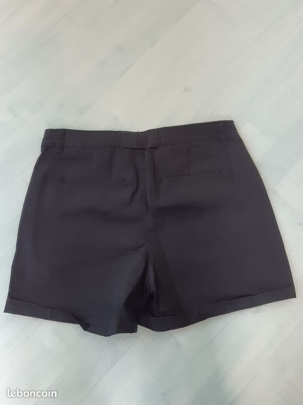 Short Neuf Gémo - Taille 40 (image 2)