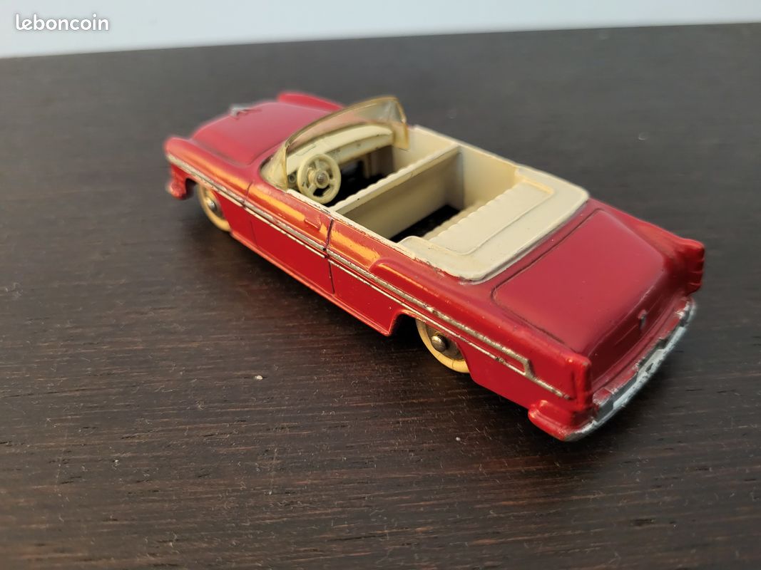 ref DT1 - 1/43 - DINKY TOYS - CHRYSLER NEW YORKER 1955 ref DT1 - 1/43 - DINKY TOYS - CHRYSLER NEW YORKER 1955