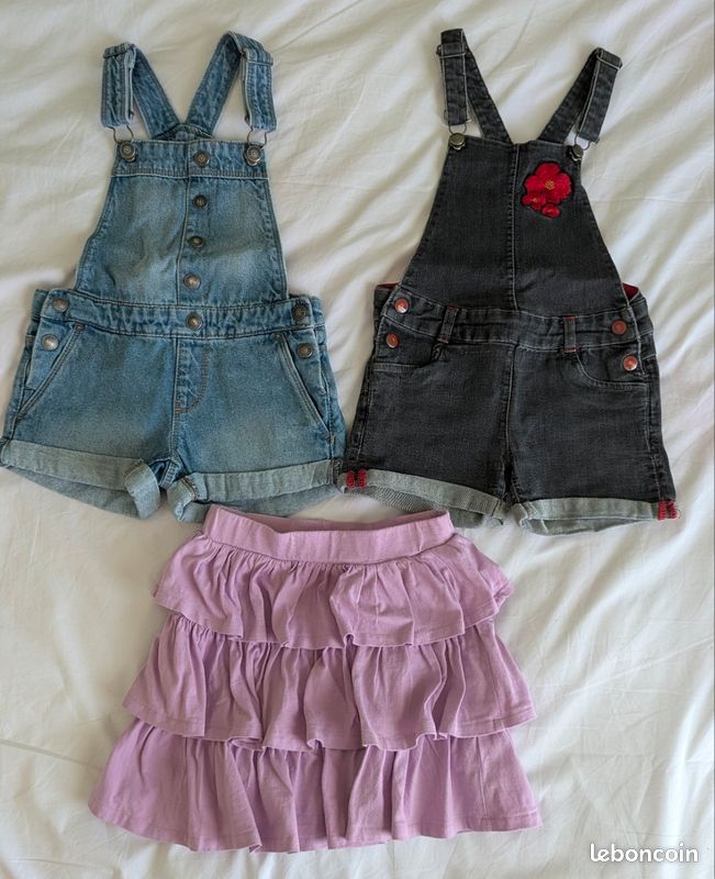 Lot de 2 salopettes et une jupe (image 1)