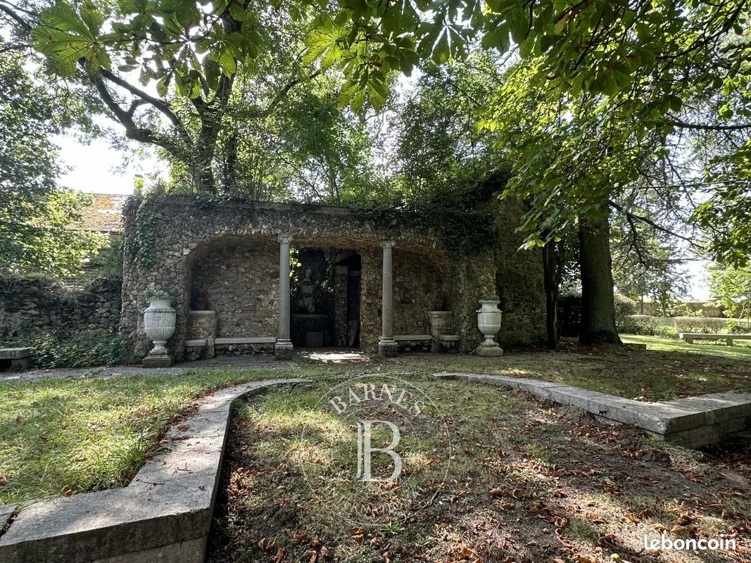 Propriété 14 pièces 413 m² (image 14)