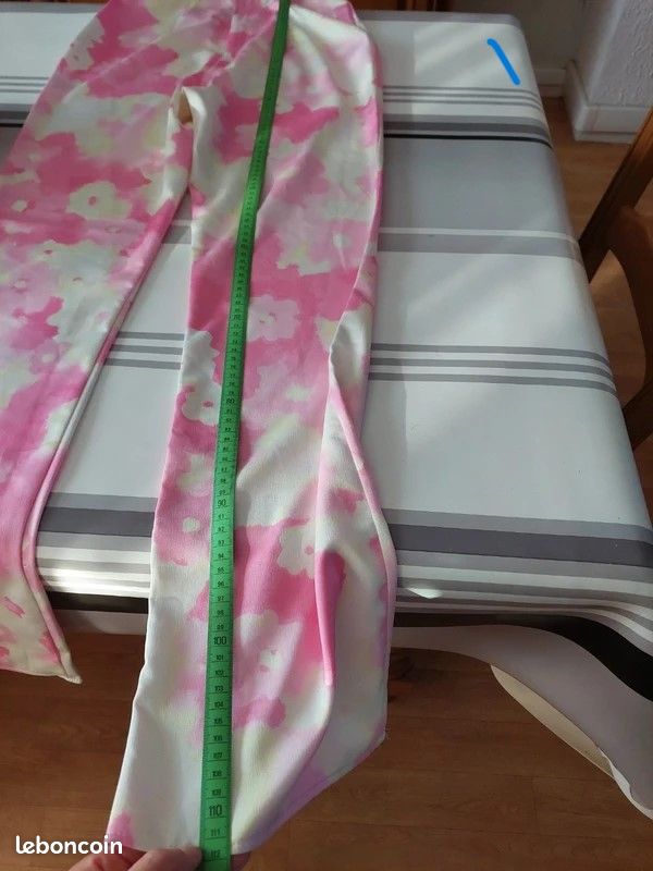 Pantalon fleuri rose taille S (image 8)