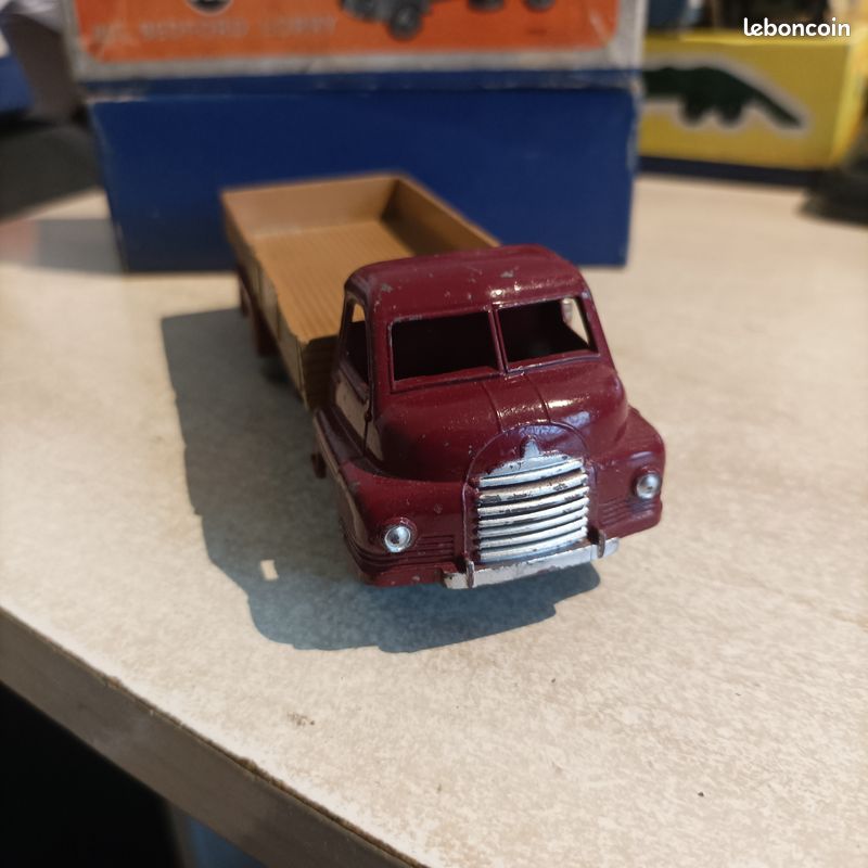 Camion Dinky Toys Bedford Big Bedford Plateau Métal Marron échelle 1/50 - Occasion