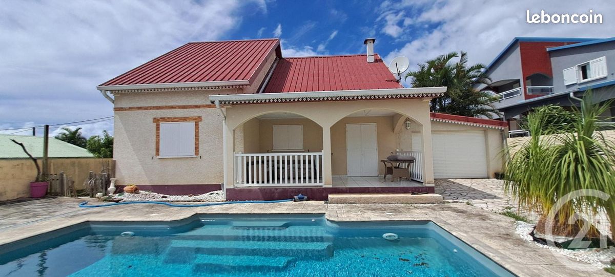 Maison 6 pièces 152 m² · à Sainte-Suzanne · 152 m² · 399 500 €