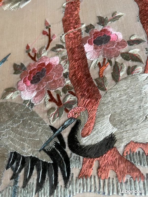 Tableau ancien asiatique en soie brodée ( grues) (image 4)