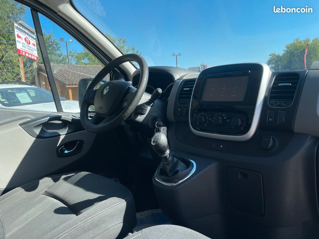Renault trafic iii fourgon grand confort l2h1 1200 1.6 dci 120 (image 6)