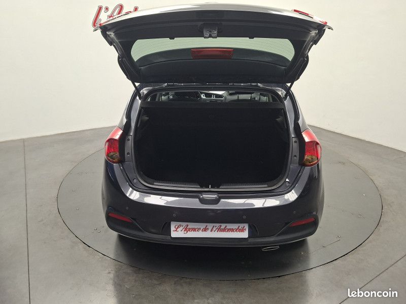 Kia CEE'D 1.6 crdi 128 ch Active Visio / Toit pano / Régulateur / Radar / 1ère main / (image 24)