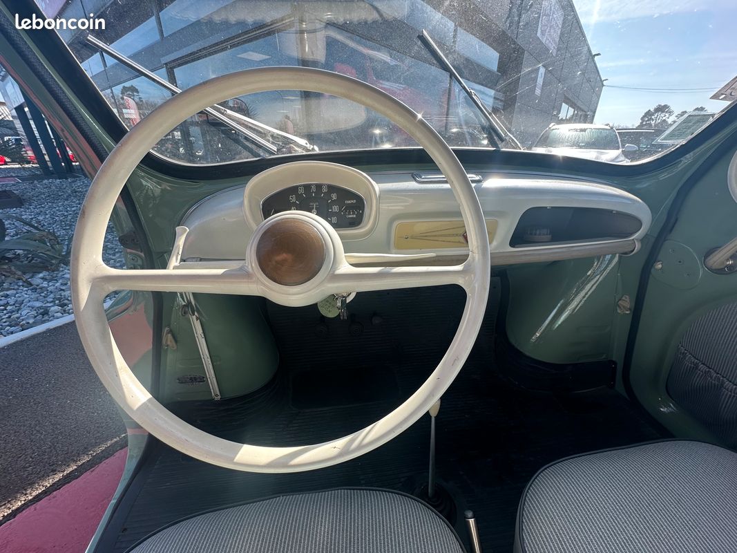 Renault 4CV - Véhicule de collection (image 4)