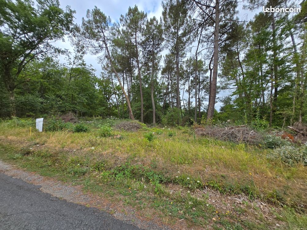 Terrain 1 545 m² Saint Jean D Eyraud · à Eyraud-Crempse-Maurens · 30 600 €