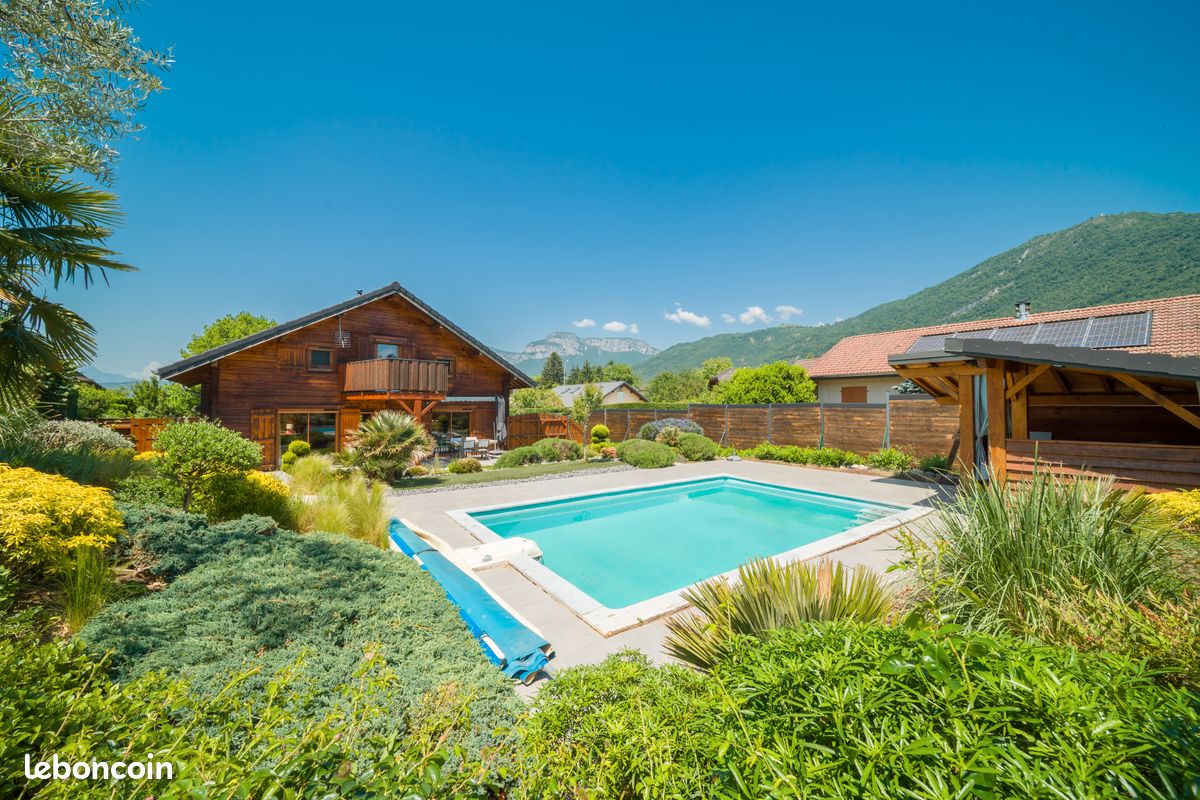 Maison 5 pièces 148 m² · à Challes-les-Eaux · 148 m² · 620 000 €