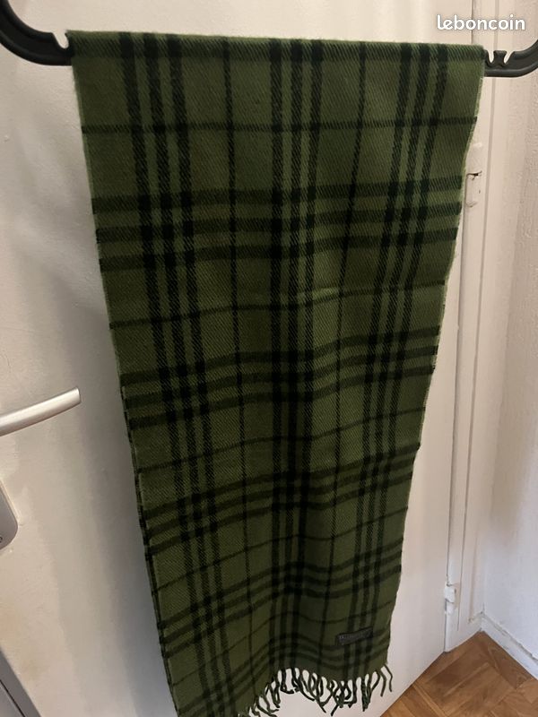 Écharpe à motif vert (image 1)