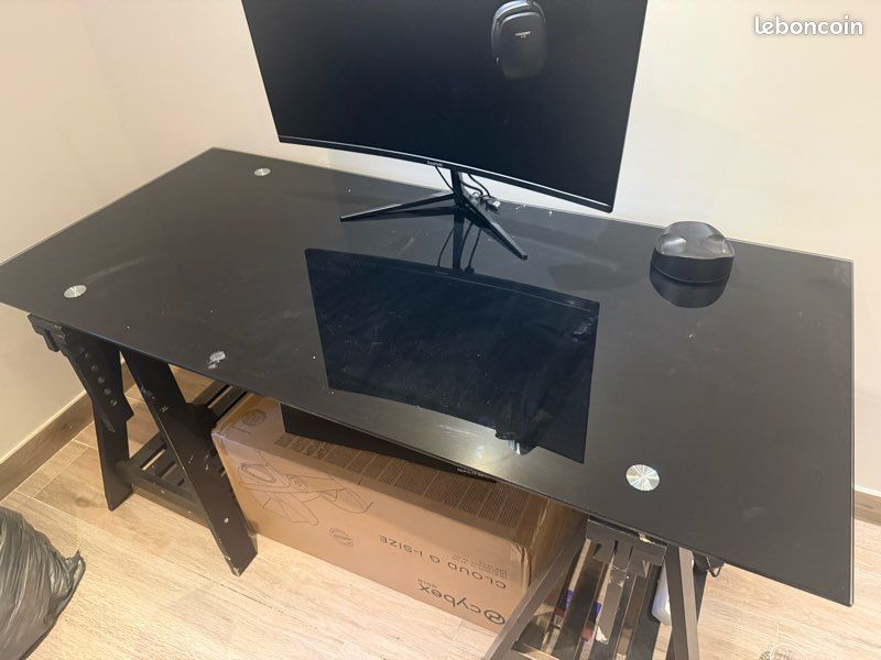 Bureau en verre noir (image 1)