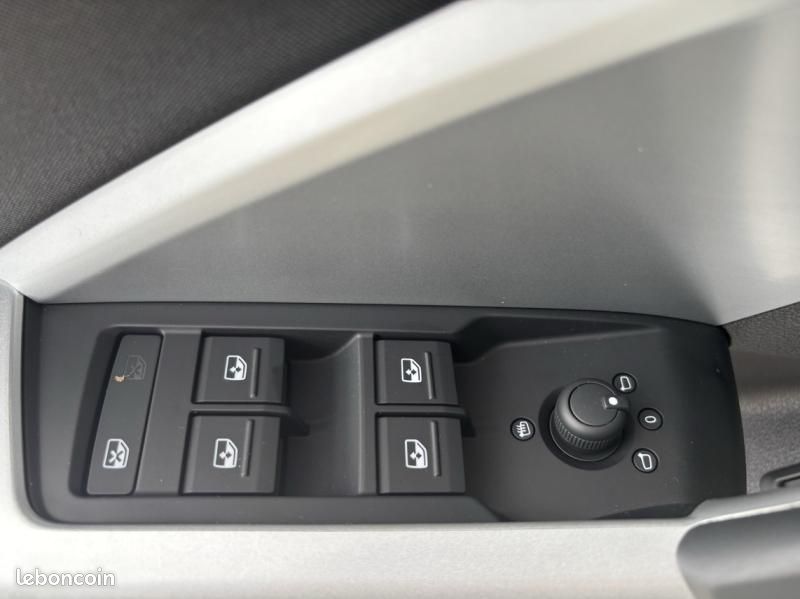Audi Q3 35 TFSI 150ch Mild Hybrid Advanced S tronic 7 (image 20)