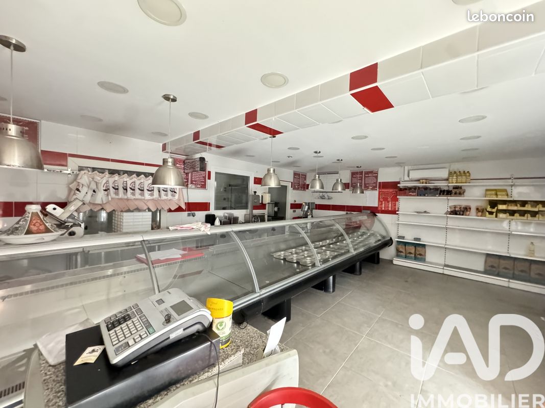 Local commercial 250 m² · à Bruay-sur-l'Escaut · 250 m² · 259 000 €