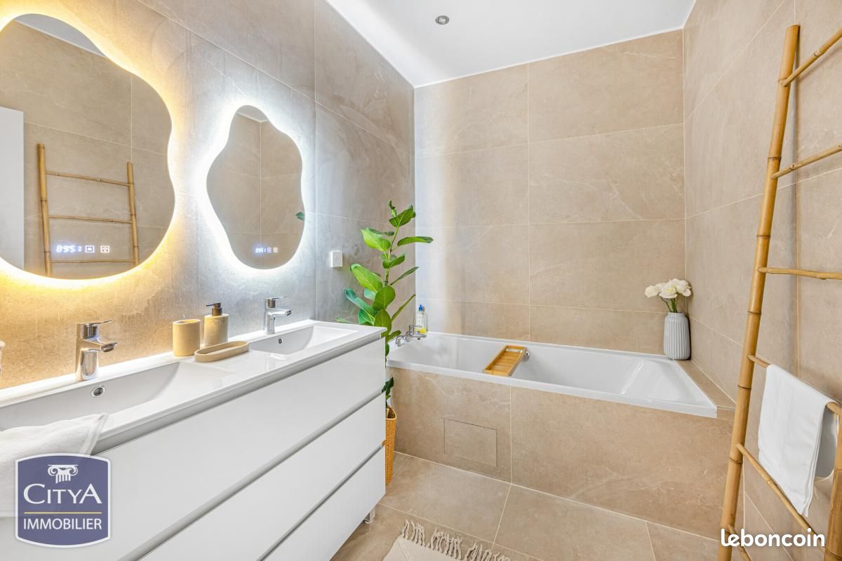 Appartement 5 pièces 100 m² · à Genay · 100 m² · 265 000 €