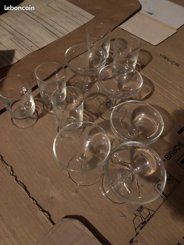 Lot 10 verres (image 1)