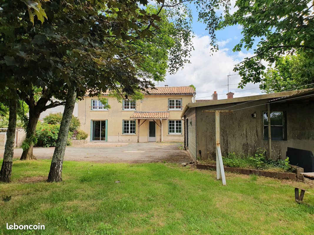 Maison 5 pièces 106 m² · à Fomperron · 106 m² · 117 000 €