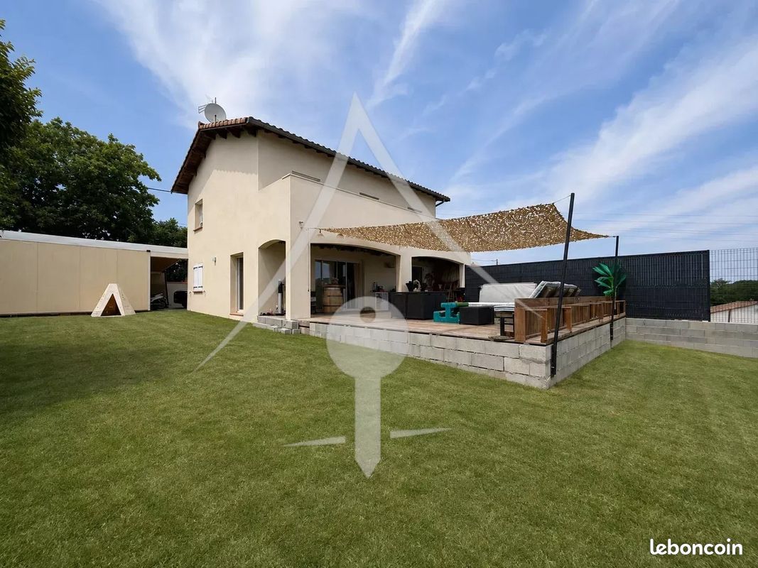 Maison 5 pièces 130 m² · à Lavernose-Lacasse · 130 m² · 329 000 €