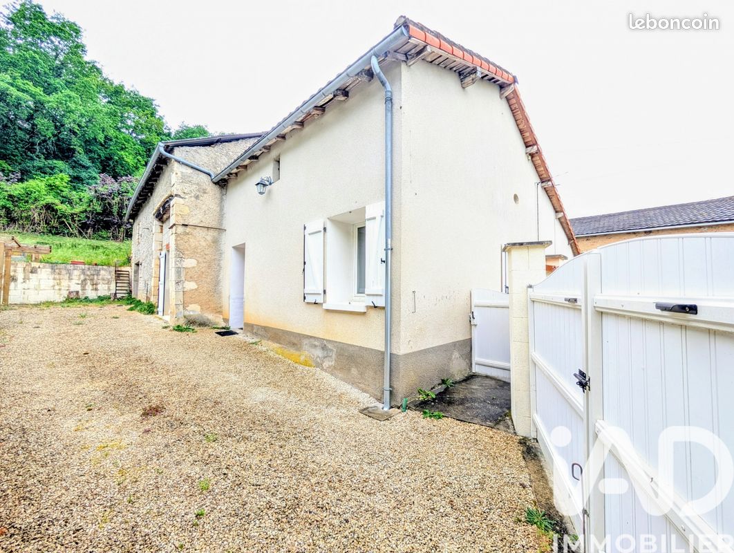 Maison 4 pièces 105 m² · à Civaux · 105 m² · 133 000 €