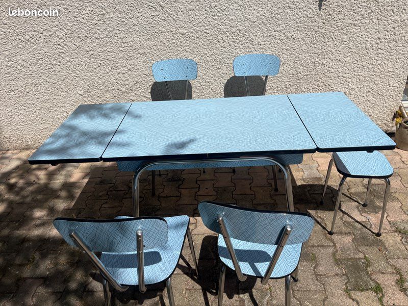 Tables et chaises (image 1)