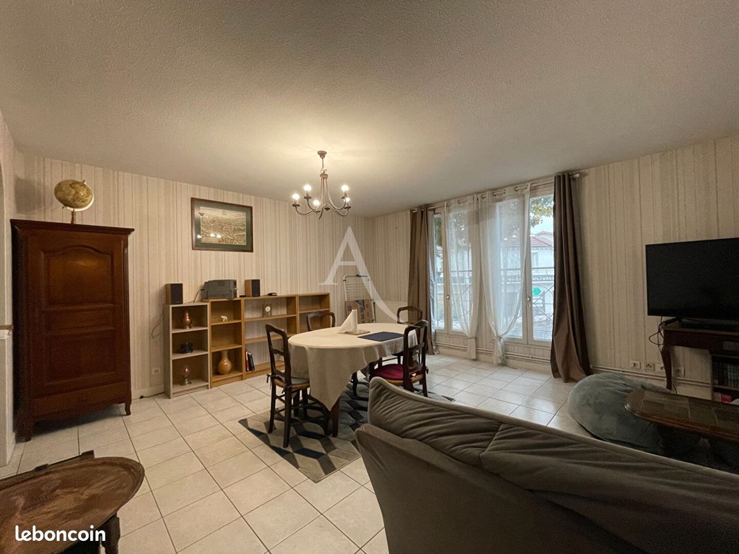 Appartement 3 pièces 72 m² · à Saintes · 72 m² · 680 €/mois