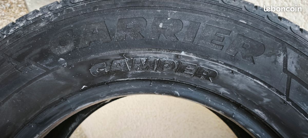 Pneus Pirelli 215/70R15CP (image 2)