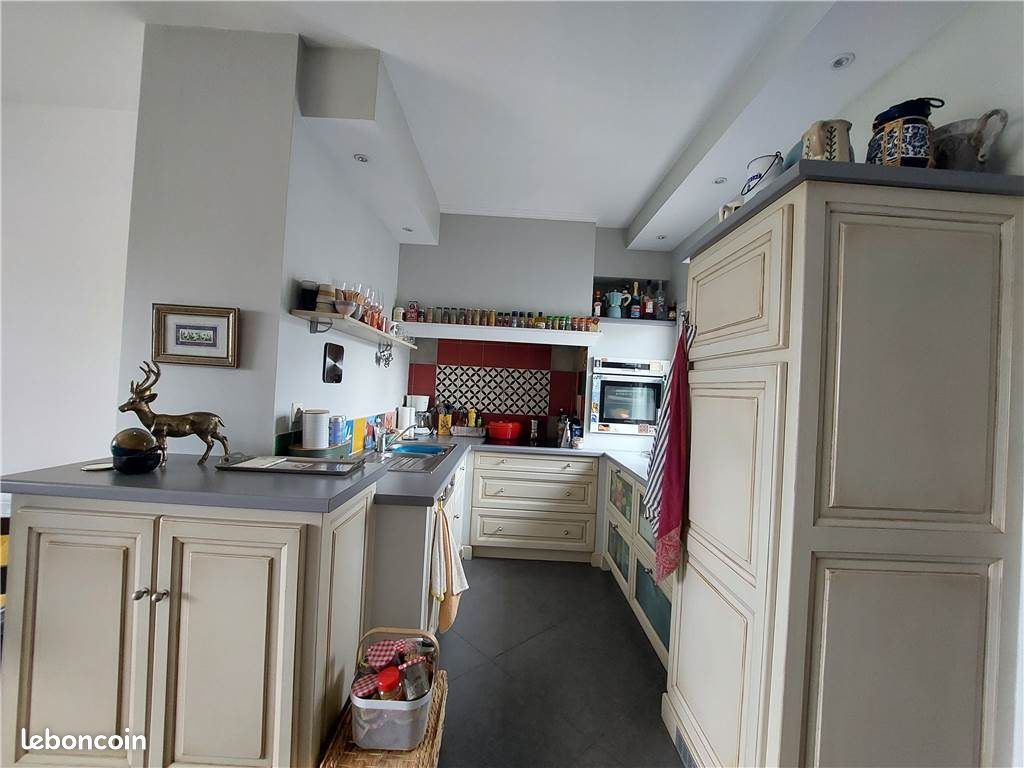 Appartement 3 pièces 82 m² · à Vaison-la-Romaine · 82 m² · 815 €