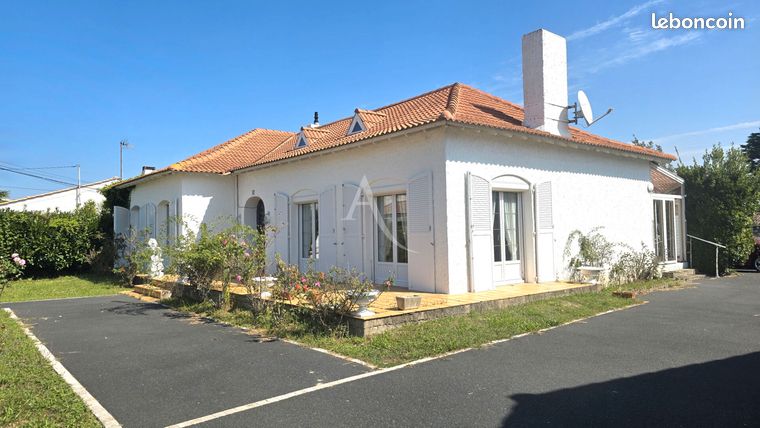 Propriété 8 pièces 228 m²