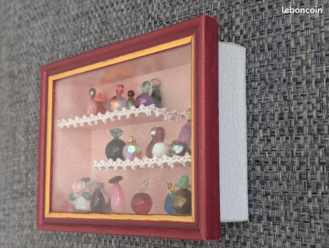 Vitrine miniature thème parfum (image 5)