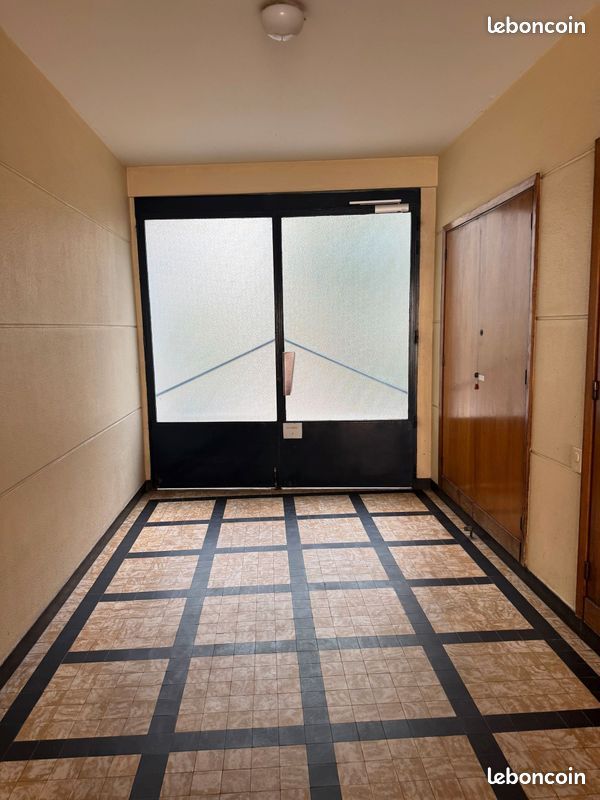 Local commercial 1 pièce 8 m² · à Paris · 8 m² · 20 000 €