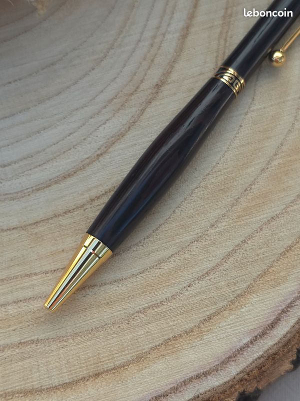 Stylo bille artisanal en bois plaqué or 24k (image 5)