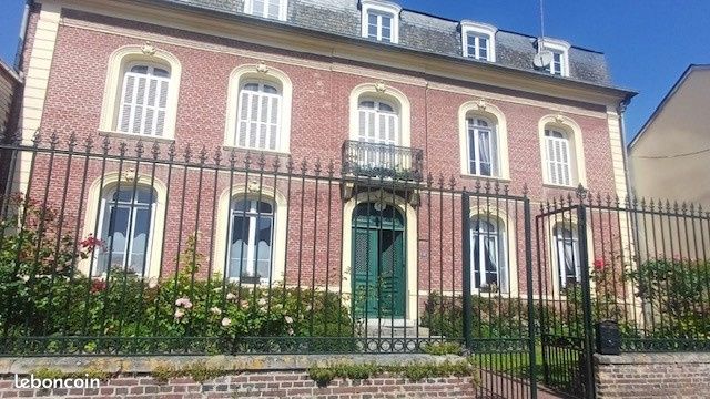 Maison 7 pièces 300 m² · à Envermeu · 300 m² · 394 000 €