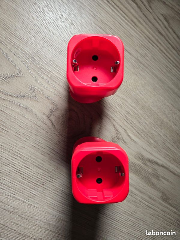 Lot de 2 Adaptateurs Secteur kwmobile – Prise Type G (UK) vers Prise Européenne (image 1)