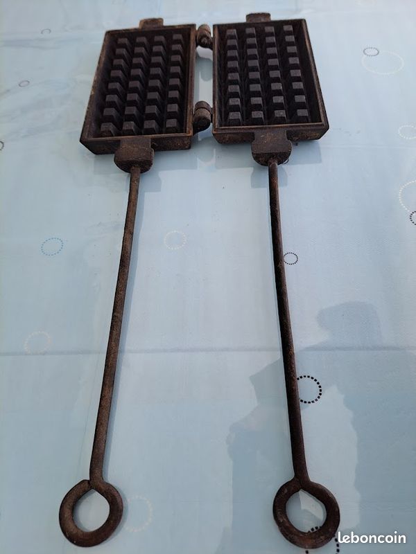 3 PETIT MOULE A GAUFRE GAUFRIER FONTE JOUET DINETTE MARQUE